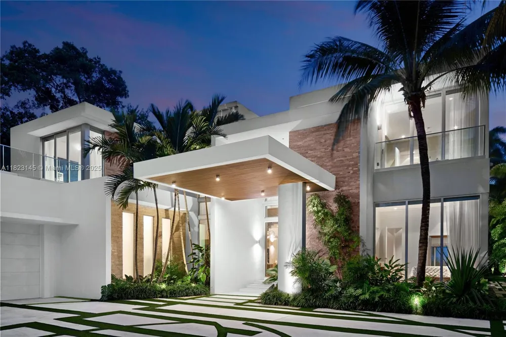 30 Palm Ave Miami Beach, FL 33139