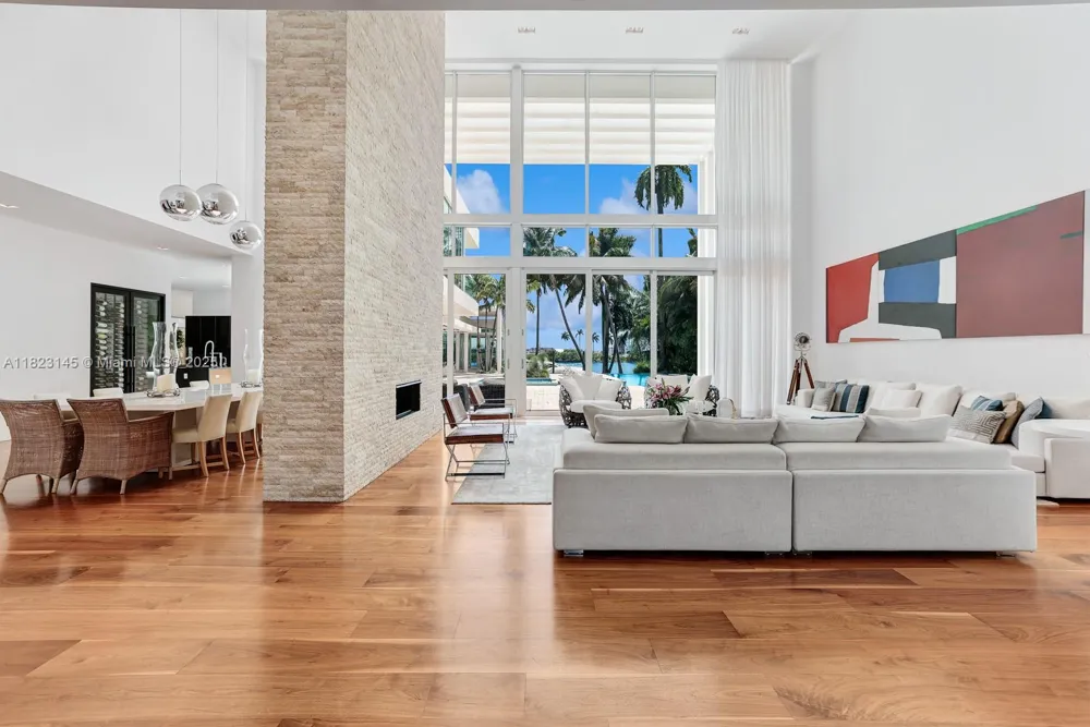30 Palm Ave Miami Beach, FL 33139