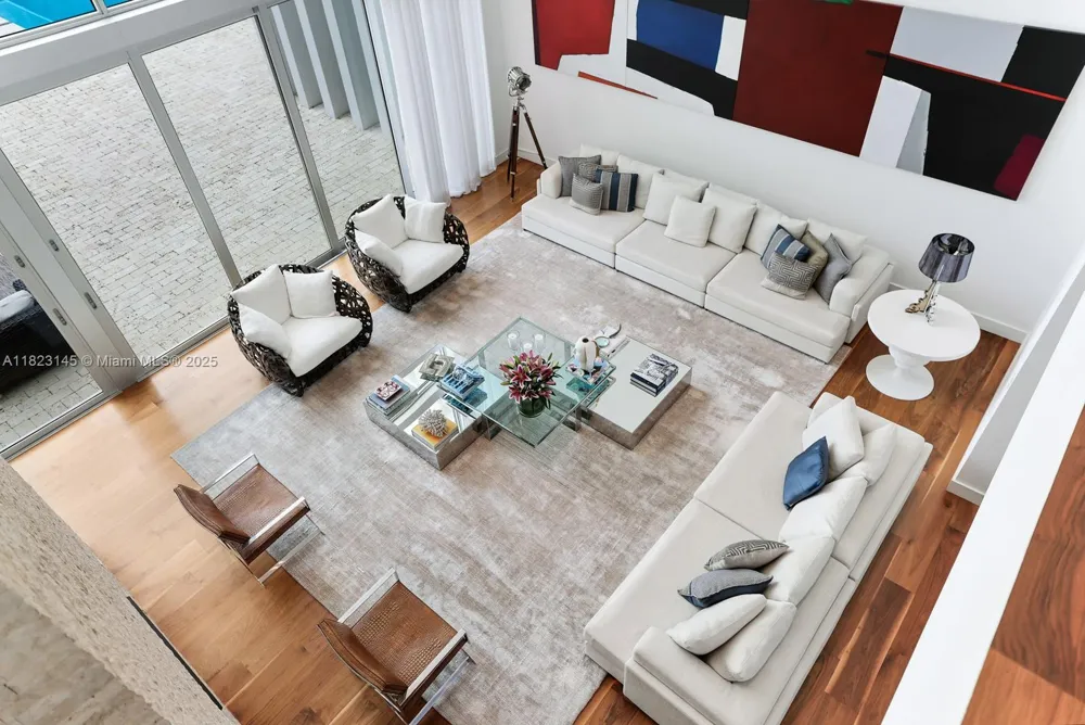 30 Palm Ave Miami Beach, FL 33139
