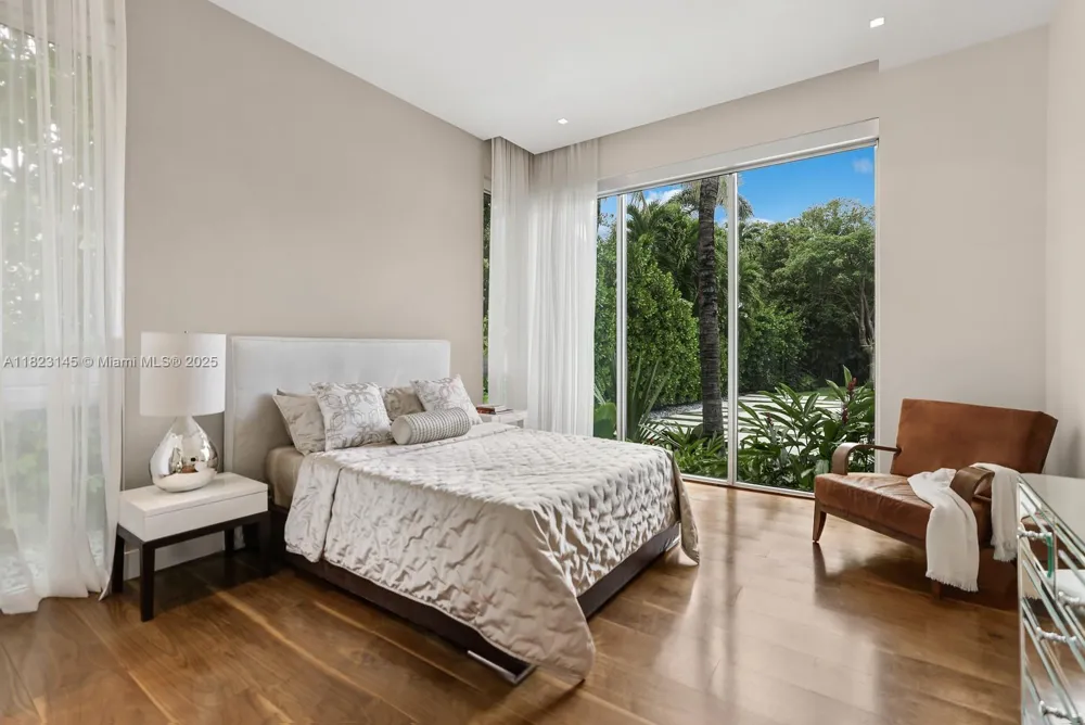 30 Palm Ave Miami Beach, FL 33139