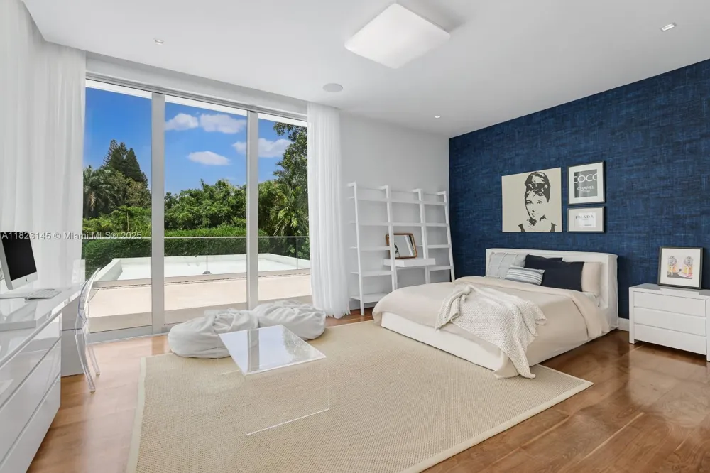 30 Palm Ave Miami Beach, FL 33139