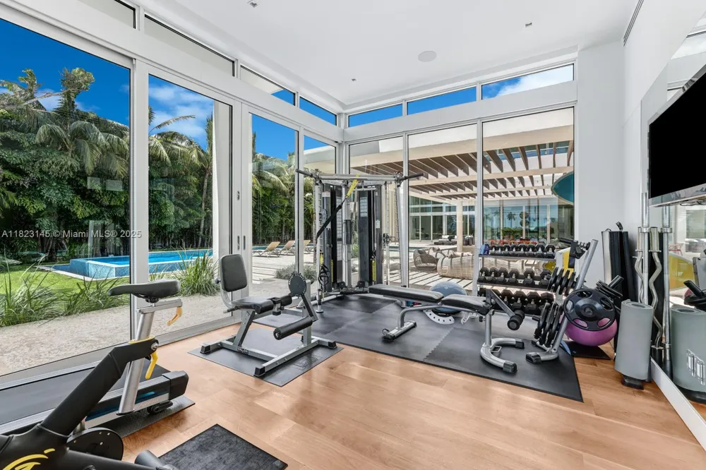 30 Palm Ave Miami Beach, FL 33139