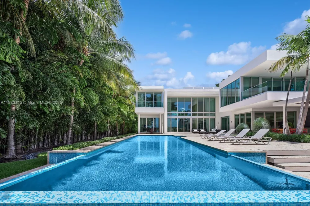 30 Palm Ave Miami Beach, FL 33139
