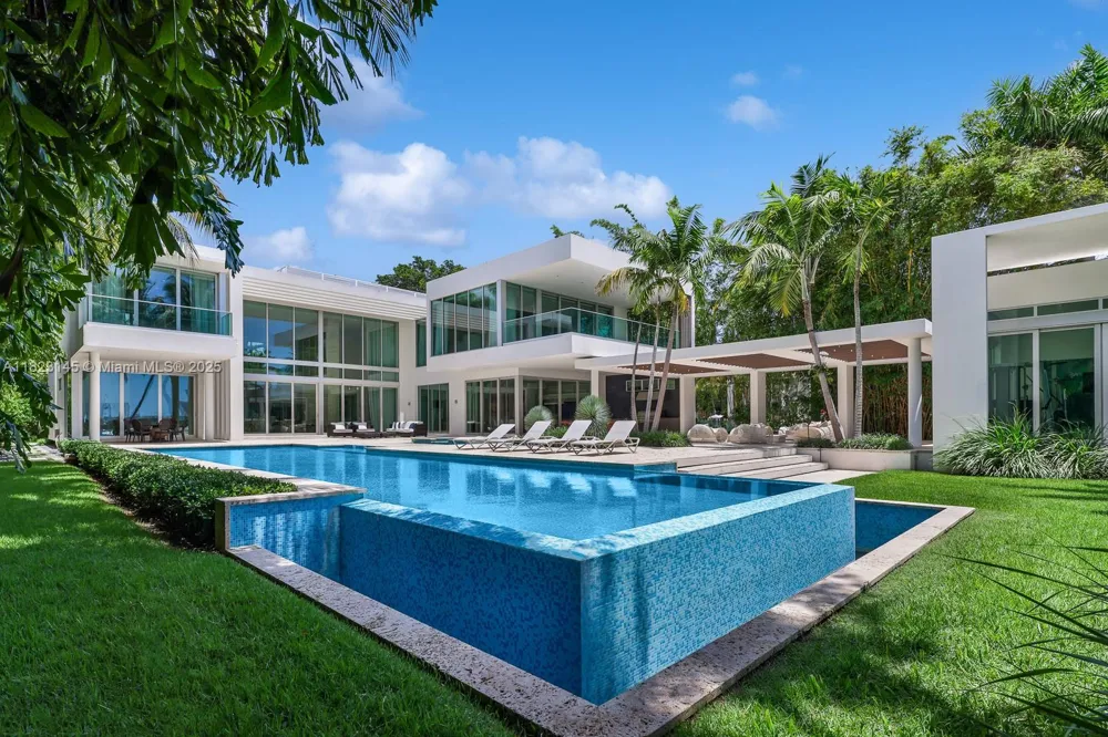 30 Palm Ave Miami Beach, FL 33139