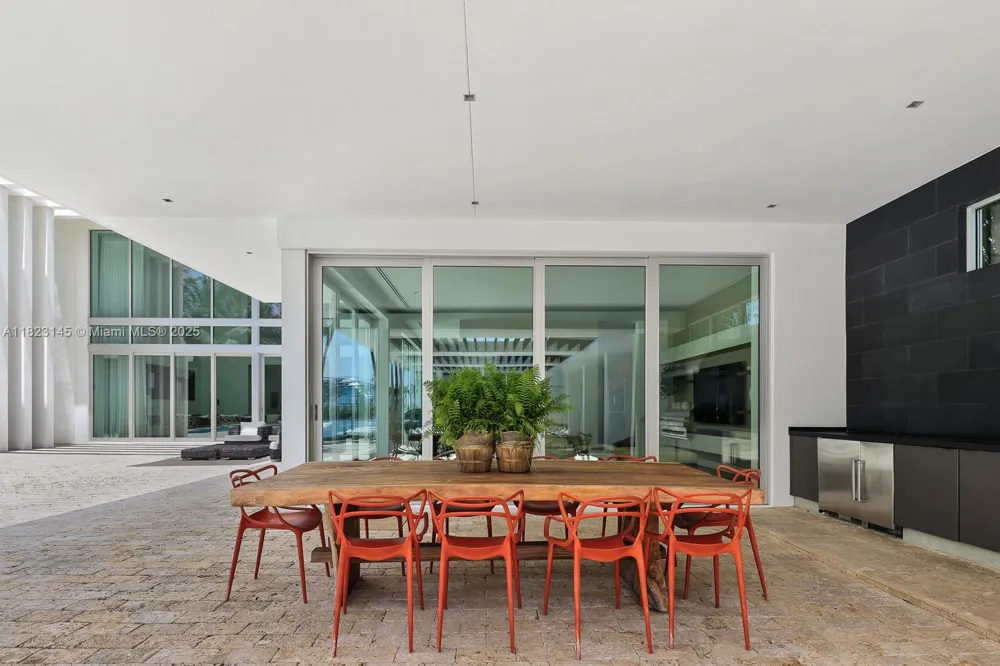 30 Palm Ave Miami Beach, FL 33139