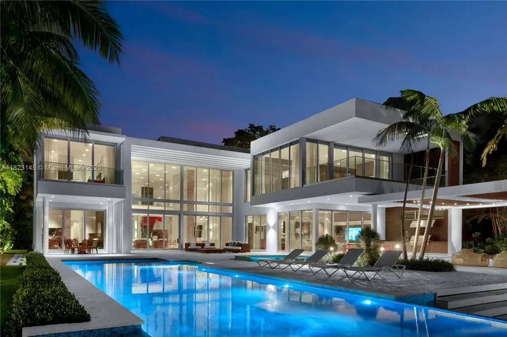 30 Palm Ave Miami Beach, FL 33139