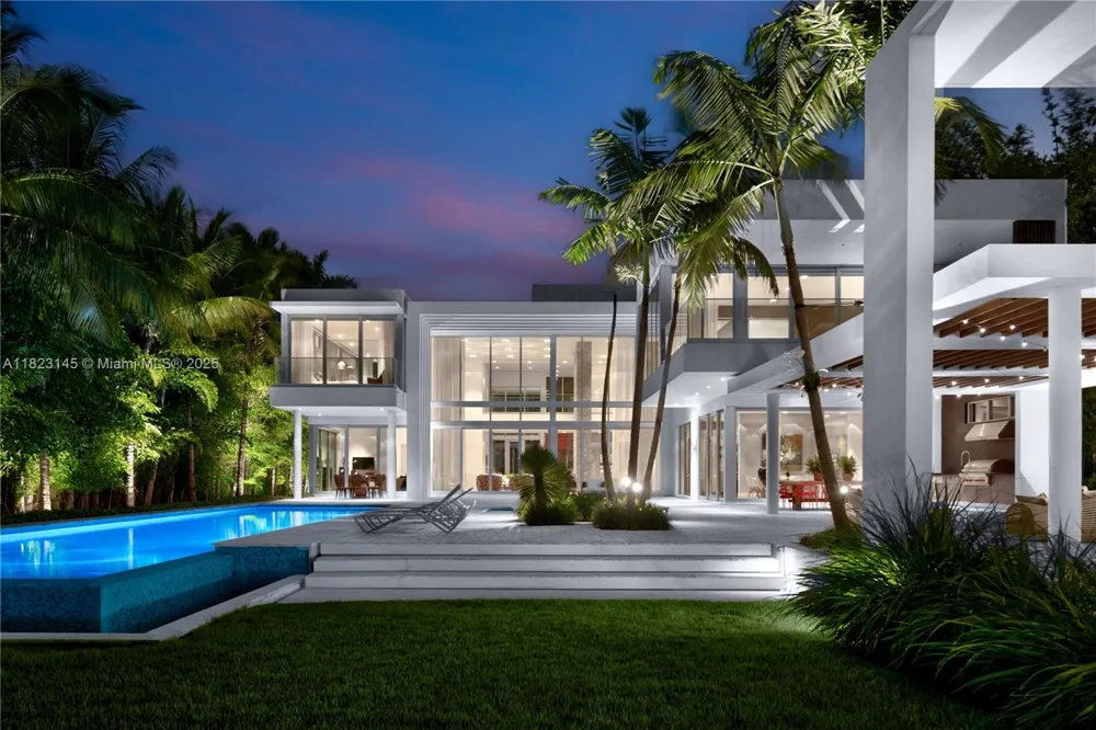 30 Palm Ave Miami Beach, FL 33139