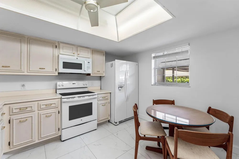 250 JOHN F KENNEDY DRIVE #107 Atlantis, FL 33462
