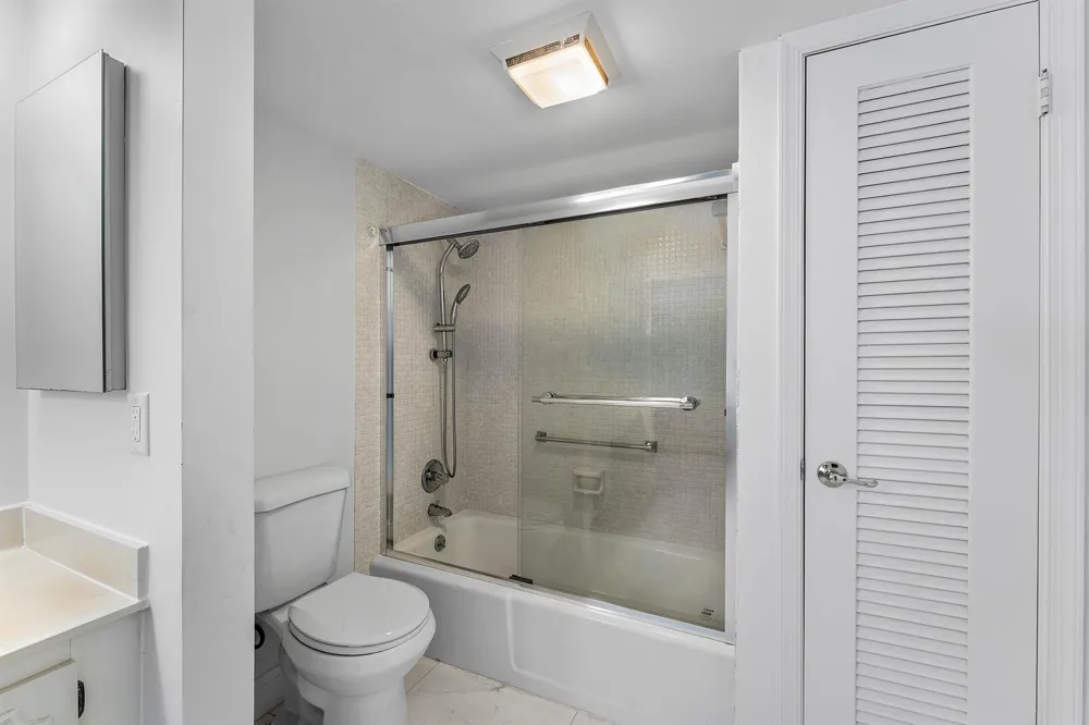 250 JOHN F KENNEDY DRIVE #107 Atlantis, FL 33462