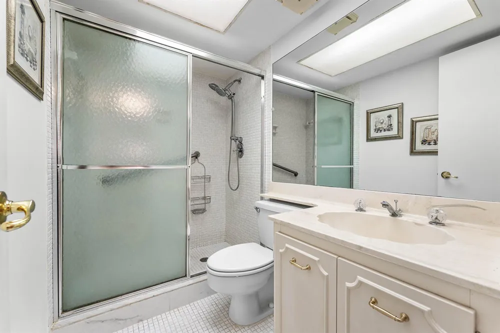 250 JOHN F KENNEDY DRIVE #107 Atlantis, FL 33462