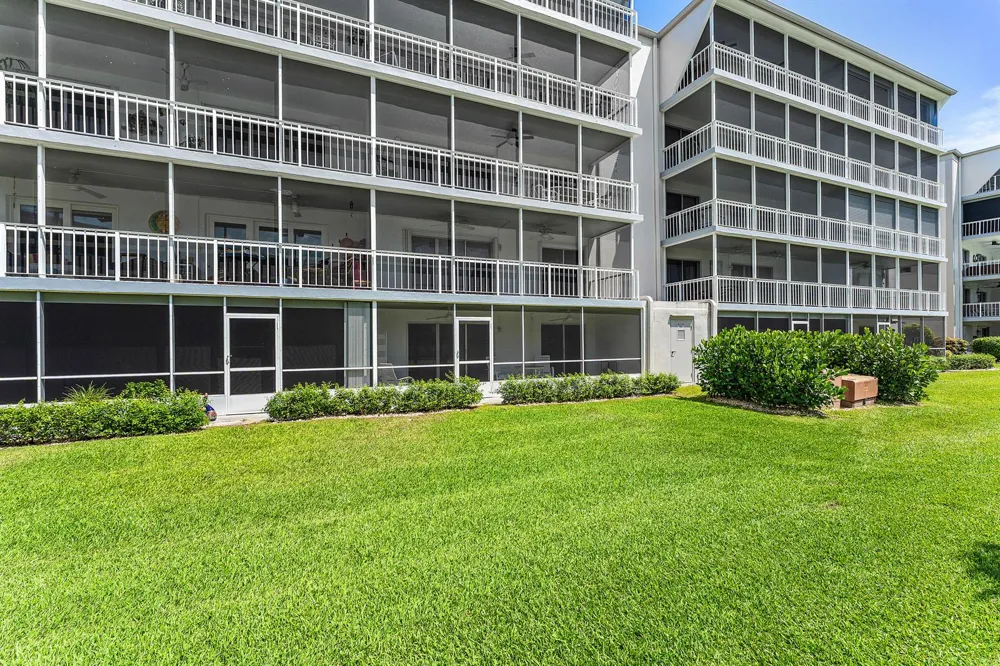 250 JOHN F KENNEDY DRIVE #107 Atlantis, FL 33462