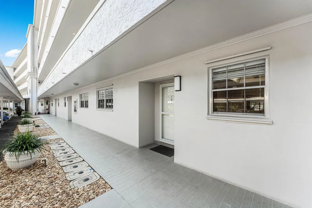 250 JOHN F KENNEDY DRIVE #107 Atlantis, FL 33462