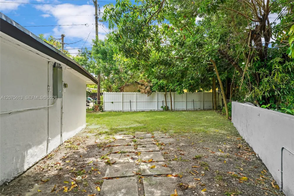 360 NW 179th Ter Miami Gardens, FL 33169