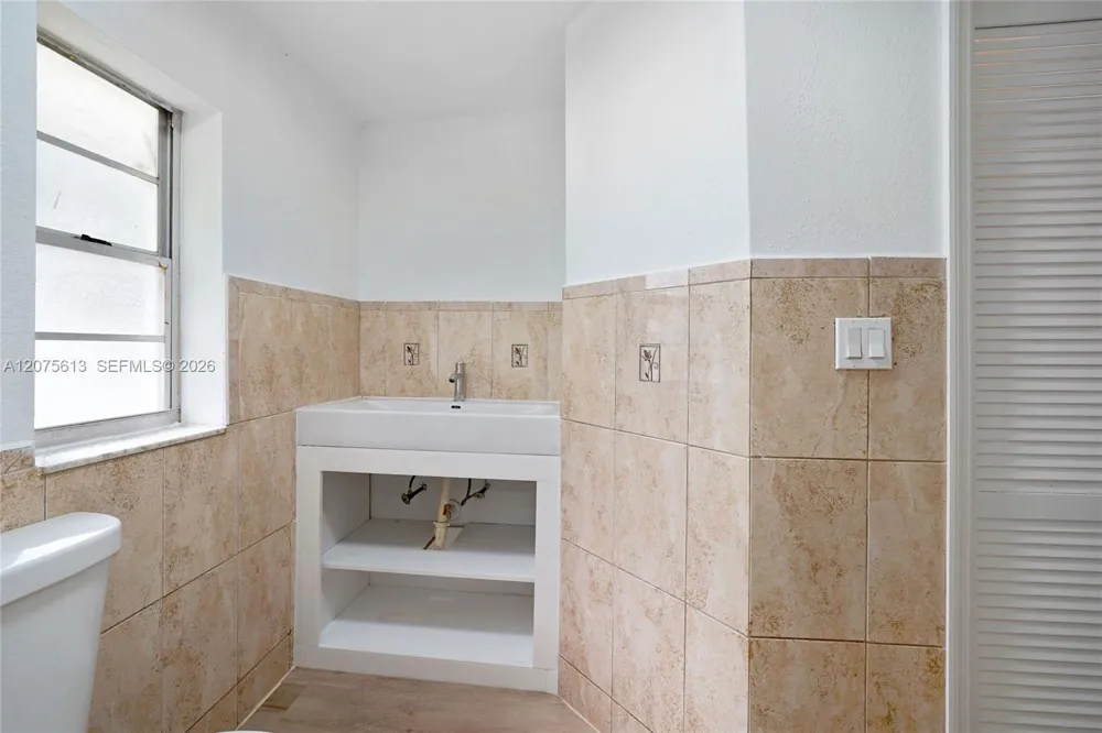 360 NW 179th Ter Miami Gardens, FL 33169