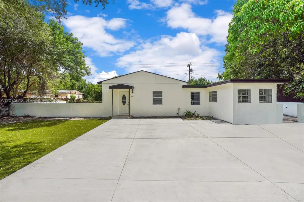 360 NW 179th Ter Miami Gardens, FL 33169