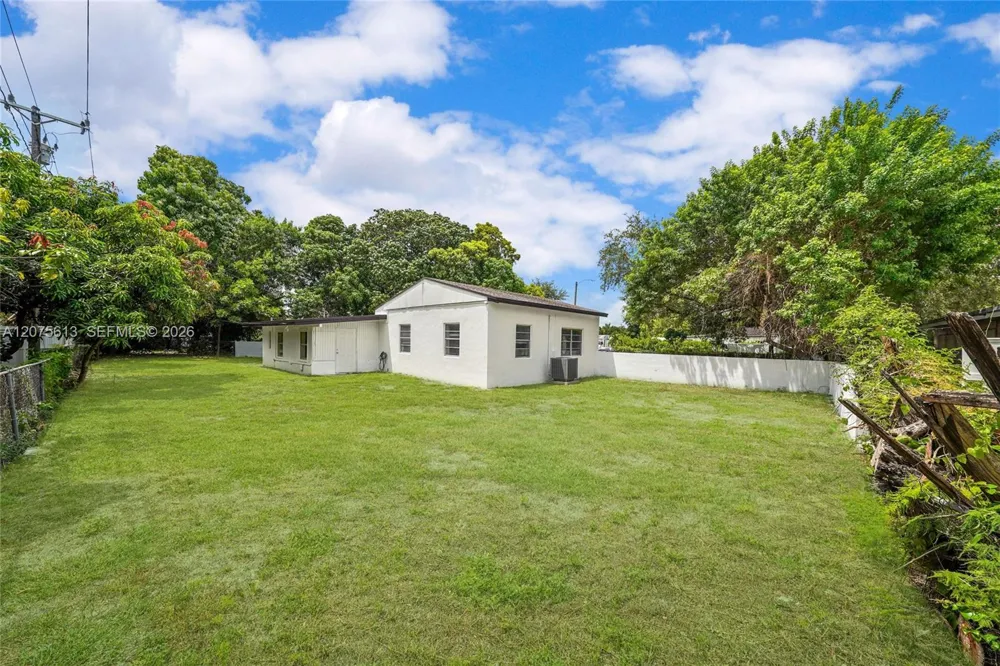 360 NW 179th Ter Miami Gardens, FL 33169