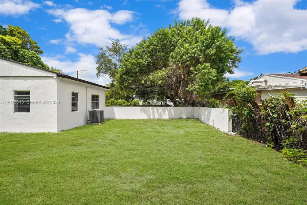 360 NW 179th Ter Miami Gardens, FL 33169