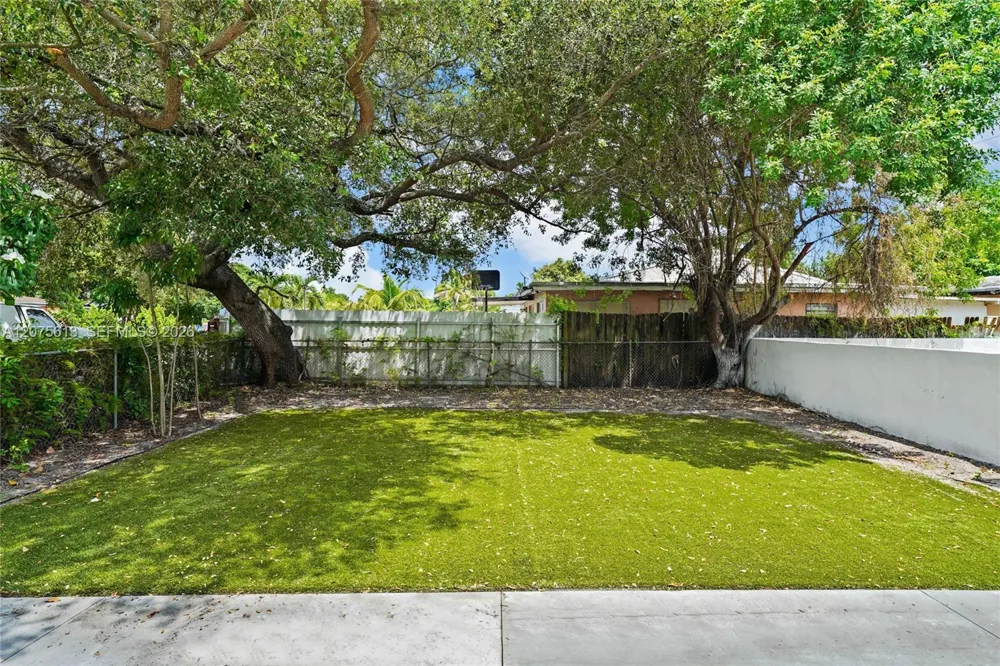 360 NW 179th Ter Miami Gardens, FL 33169