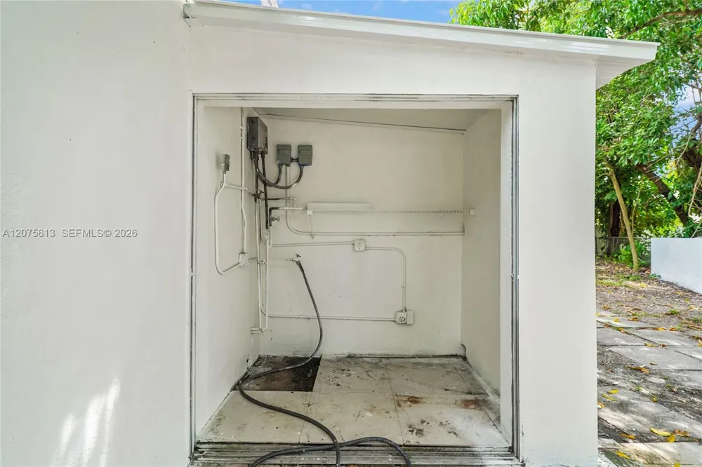 360 NW 179th Ter Miami Gardens, FL 33169
