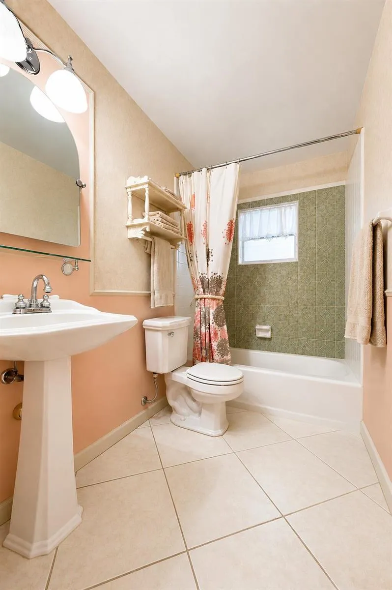 1229 SW Cynthia Street Port St. Lucie, FL 34983