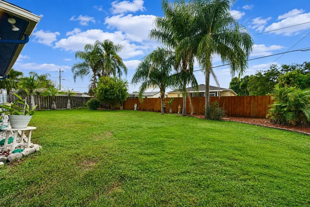 1229 SW Cynthia Street Port St. Lucie, FL 34983