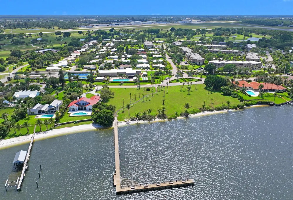 1800 SE SAINT LUCIE BOULEVARD #6-201 Stuart, FL 34996