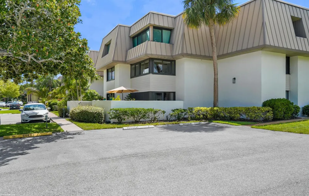 1800 SE SAINT LUCIE BOULEVARD #6-201 Stuart, FL 34996