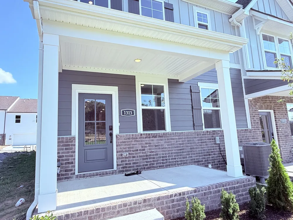 1313 Stubblefield Aly Nashville, TN 37218