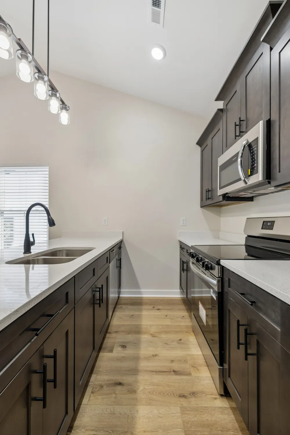 121 Deer Valley Drive E Gordonsville, TN 38563