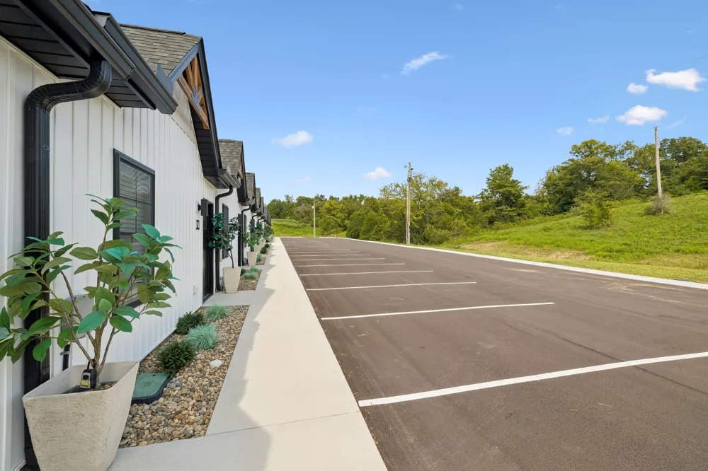 121 Deer Valley Drive E Gordonsville, TN 38563
