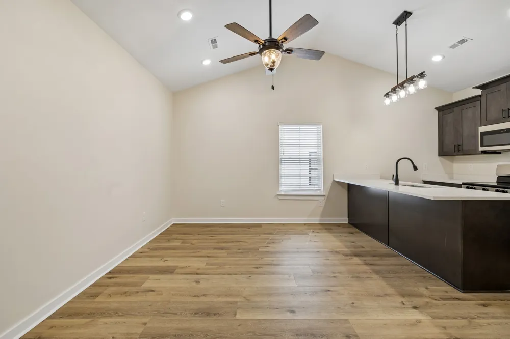 121 Deer Valley Drive E Gordonsville, TN 38563