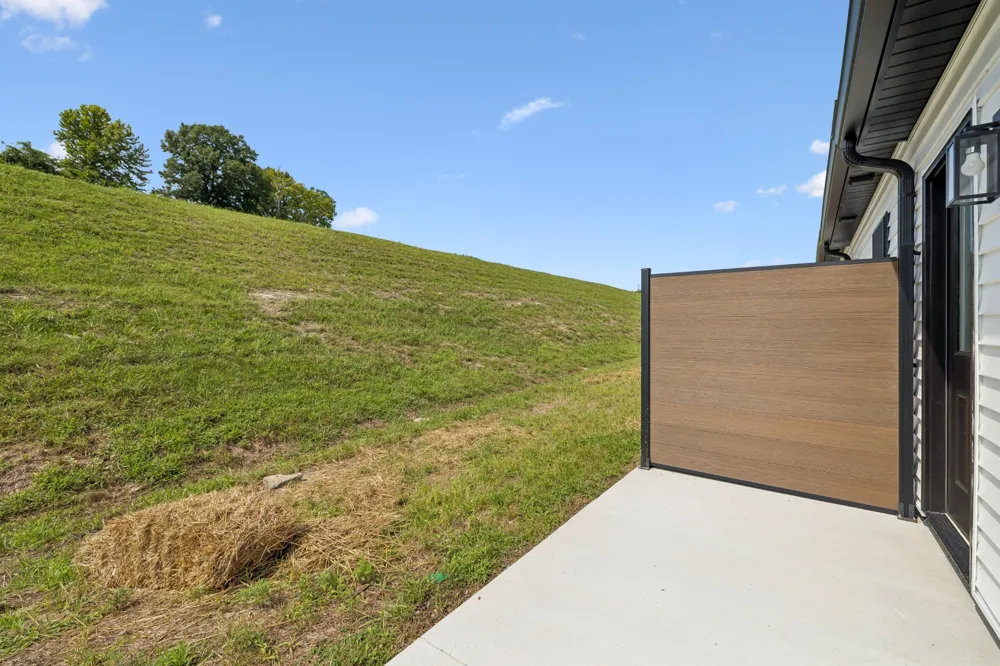 121 Deer Valley Drive E Gordonsville, TN 38563