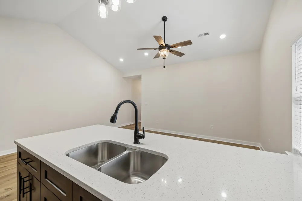121 Deer Valley Drive E Gordonsville, TN 38563