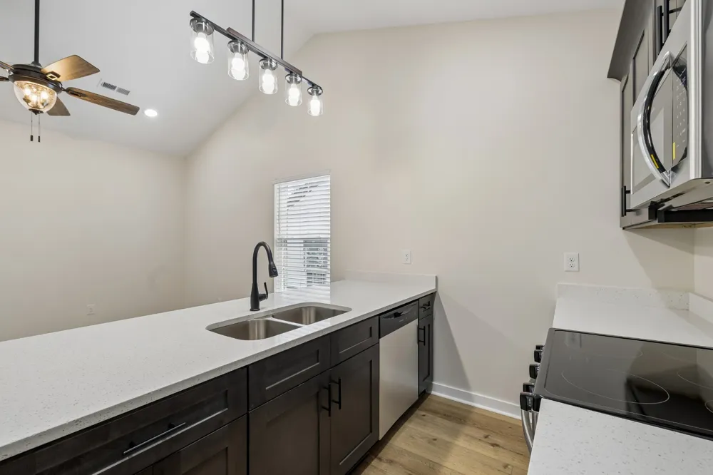 121 Deer Valley Drive E Gordonsville, TN 38563