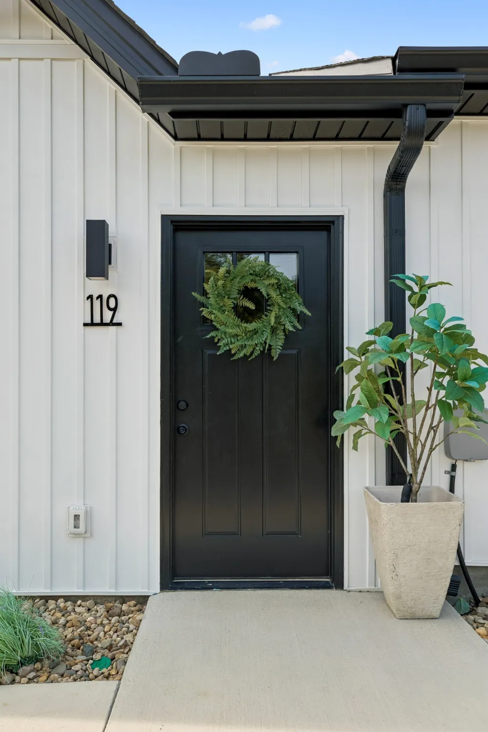 121 Deer Valley Drive E Gordonsville, TN 38563