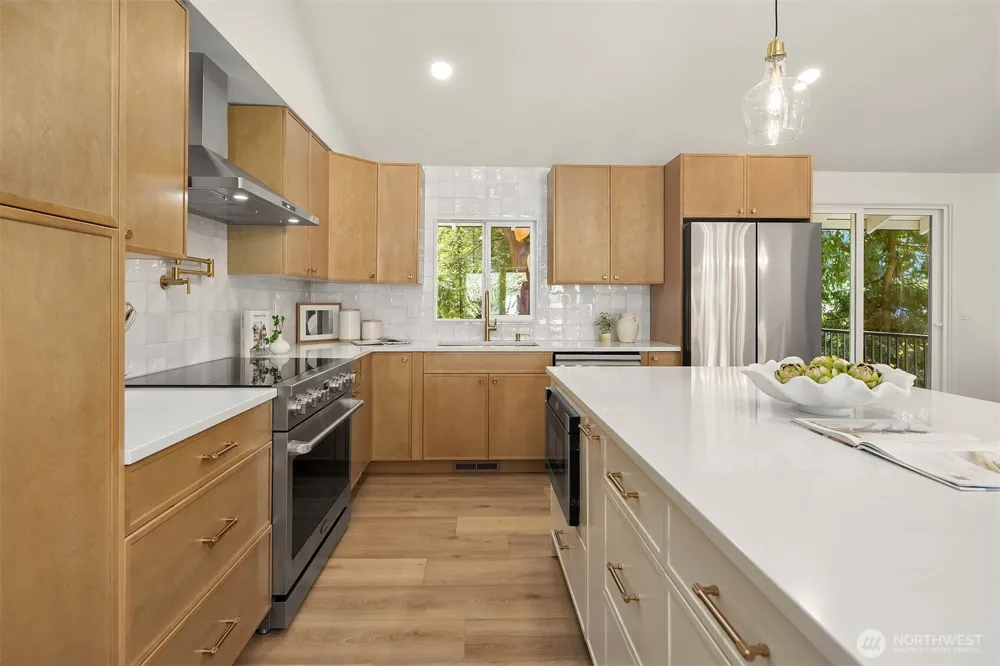 8820 194th Street SW Edmonds, WA 98026