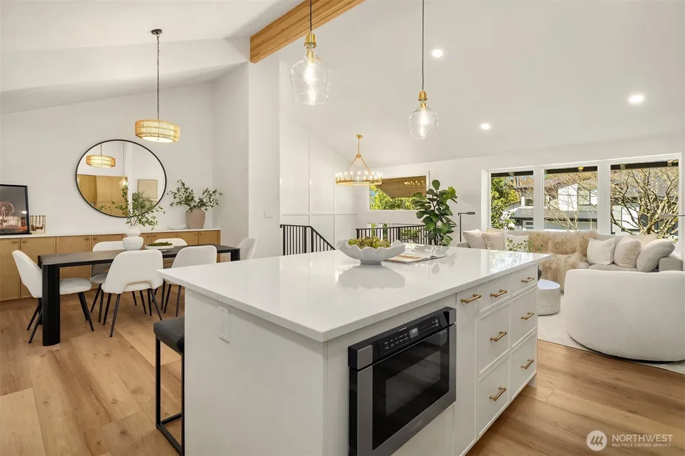 8820 194th Street SW Edmonds, WA 98026