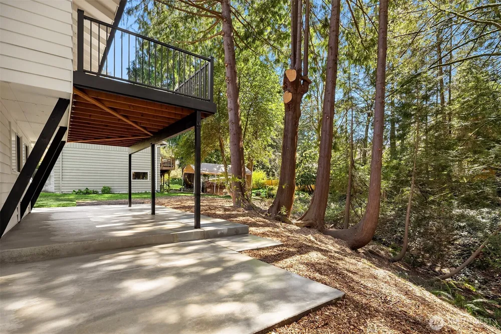 8820 194th Street SW Edmonds, WA 98026