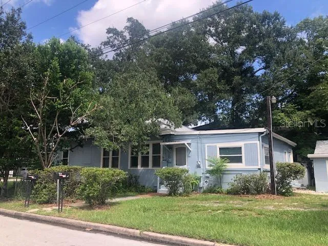 106 E 12TH STREET Sanford, FL 32771