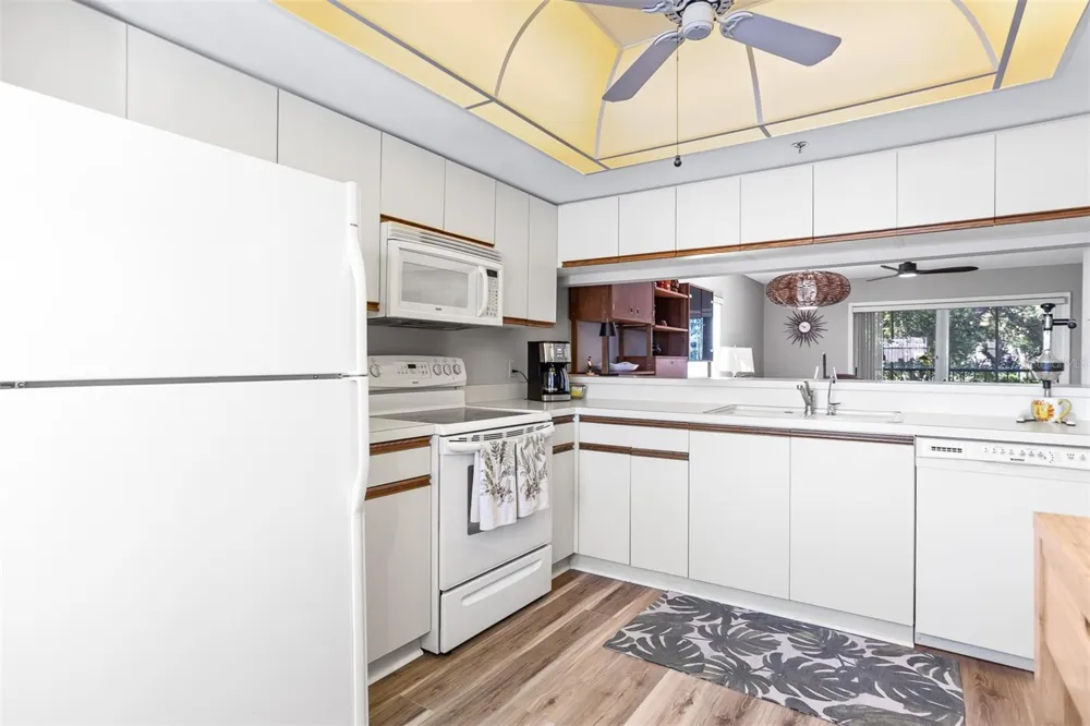 7301 29TH AVENUE DRIVE W #201 Bradenton, FL 34209