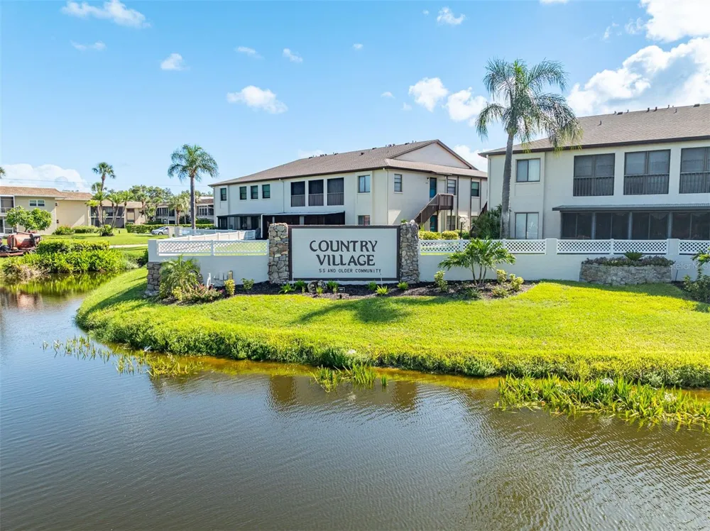 7301 29TH AVENUE DRIVE W #201 Bradenton, FL 34209