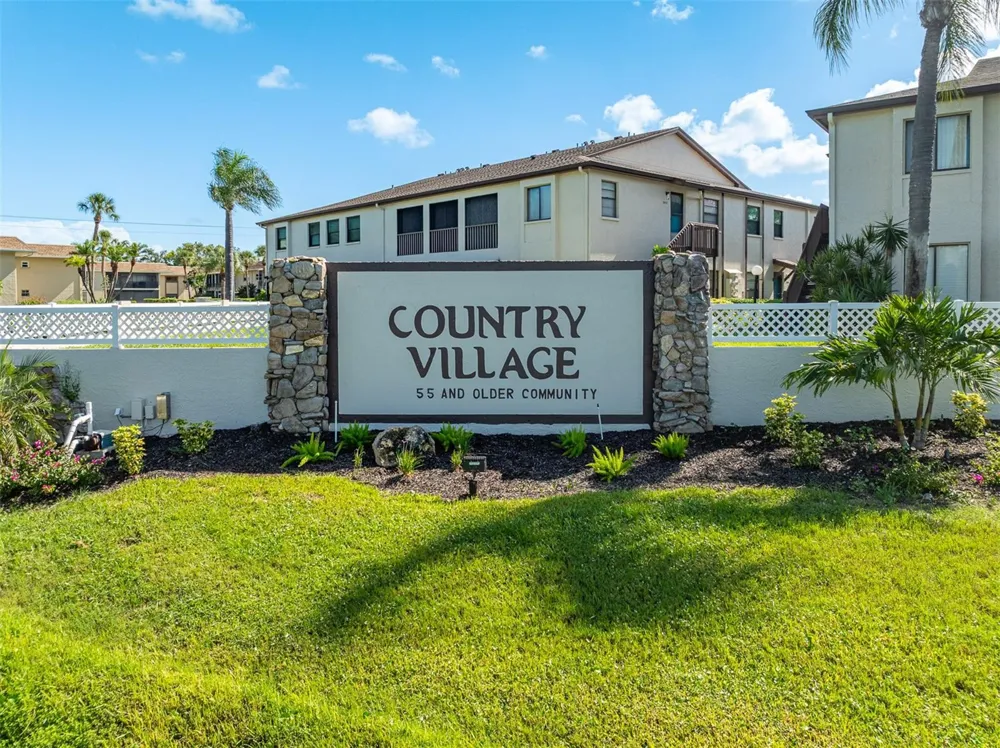 7301 29TH AVENUE DRIVE W #201 Bradenton, FL 34209