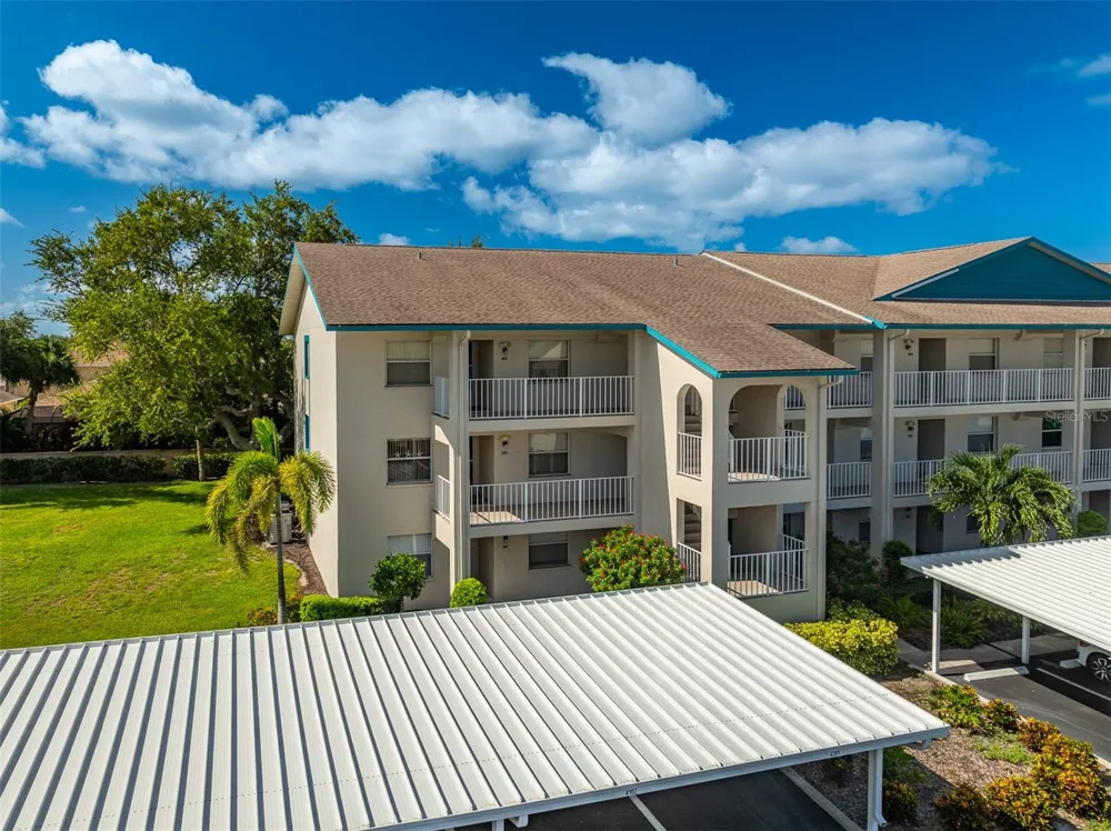7301 29TH AVENUE DRIVE W #201 Bradenton, FL 34209