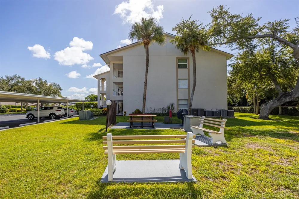 7301 29TH AVENUE DRIVE W #201 Bradenton, FL 34209