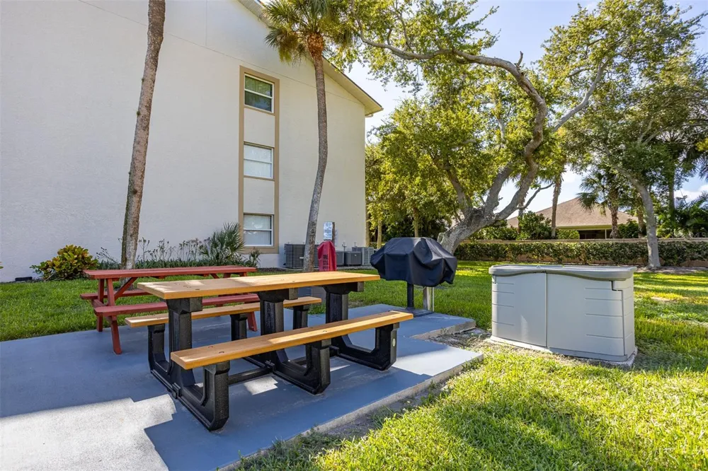7301 29TH AVENUE DRIVE W #201 Bradenton, FL 34209