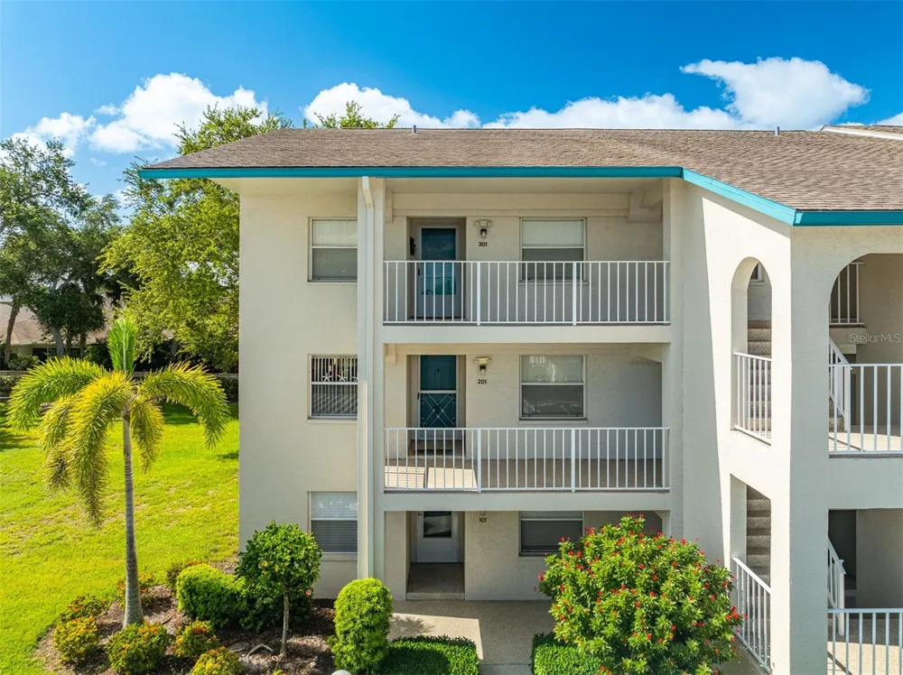 7301 29TH AVENUE DRIVE W #201 Bradenton, FL 34209