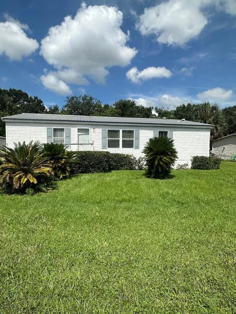 1096 CARRIE LANE