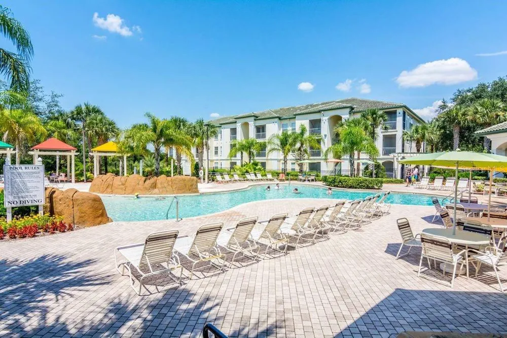 8923 LEGACY COURT #302 Kissimmee, FL 34747