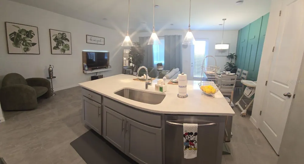 635 LONGBOAT DRIVE Davenport, FL 33896