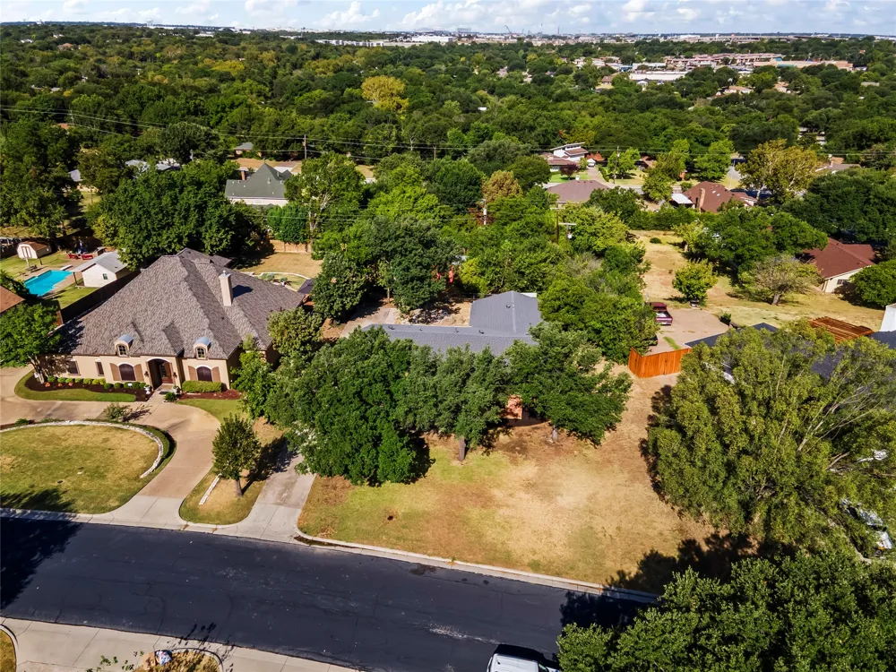 909 Robertson Road Grand Prairie, TX 75050